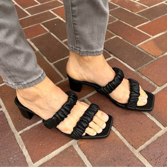 Revolve Raye Posh Sandals Ruched Two Strap Black Leather Block Heel Mule Size 9 - Picture 3 of 14